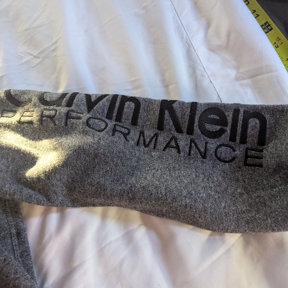 Calvin Klein Men's Medium Gray Long Sleeve Cowl‎ Neck Sweatshirt with Pocket - Picture 5 of 7